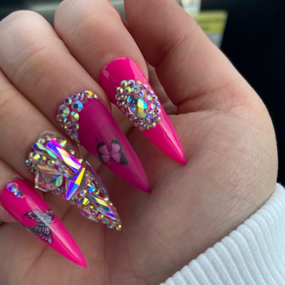 Press on nails